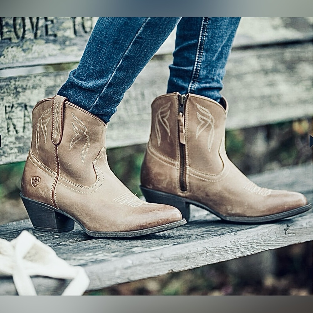 Ariat Darlin Western Boot Leather Cowgirl Booties Almond Toe 8.5 Tan / Brown NEW